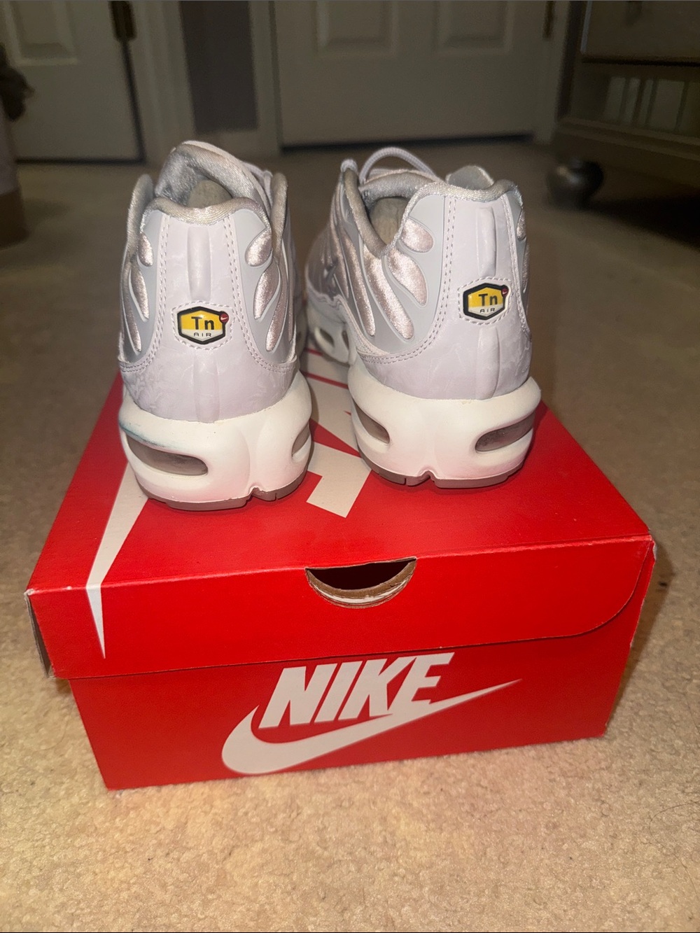 Nike Airmax Plus Women’s Light Pink and White Tuned Air Sneakers - Picture 2 of 4